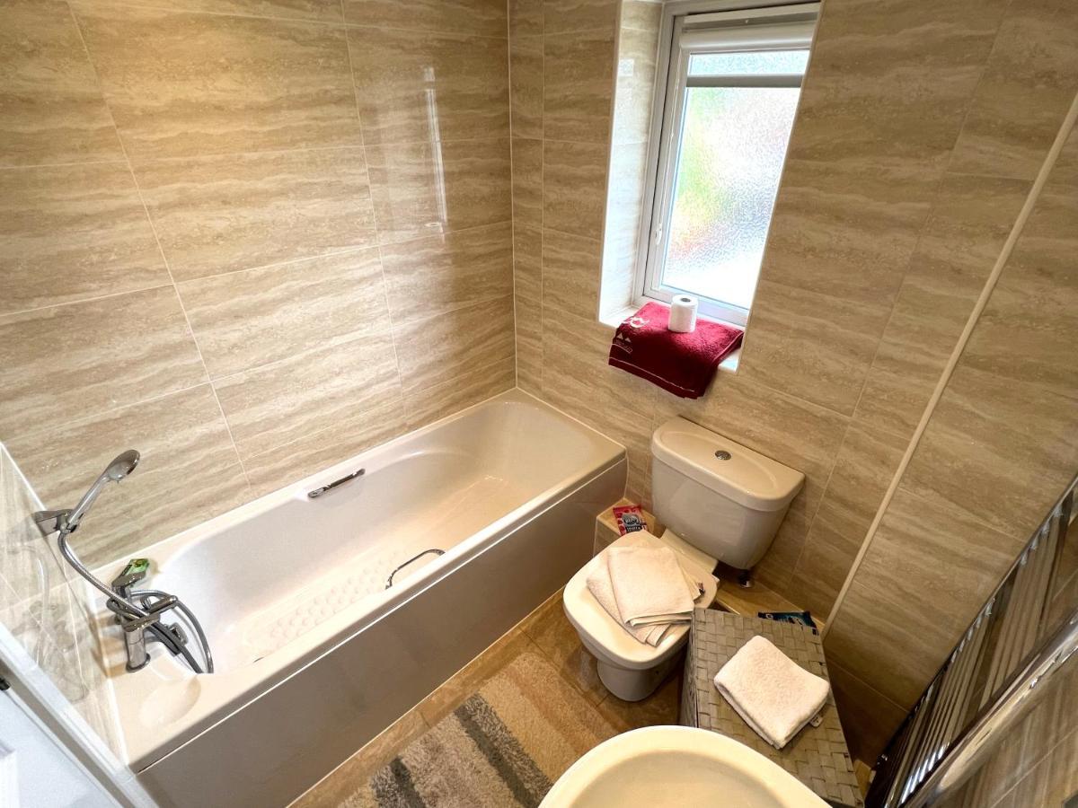Simply Stunning 2 Bedroom Home With Parking Space 诺丁汉 外观 照片
